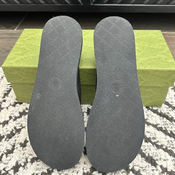 GUCCI Marmont GG Rubber Flip Flops Size 37 NEW IN BOX - Picture 5 of 7